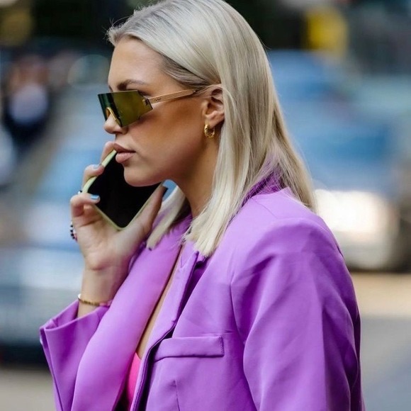 FENDI Rose Gold Shield Sunglasses
FF 0440/S 0000 99 - Picture 7 of 16